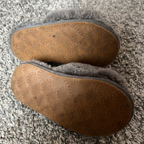 Uggs kids fluffy slides 8c - Picture 5 of 5